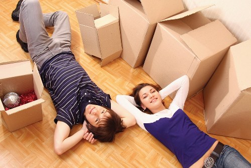 Efficient loading of a moving truck by removalists